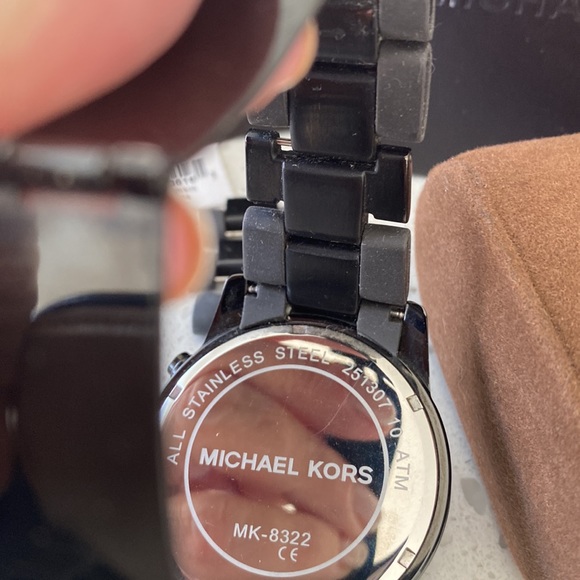 Michael Kors MK8322 Mercer black watch - Picture 3 of 3
